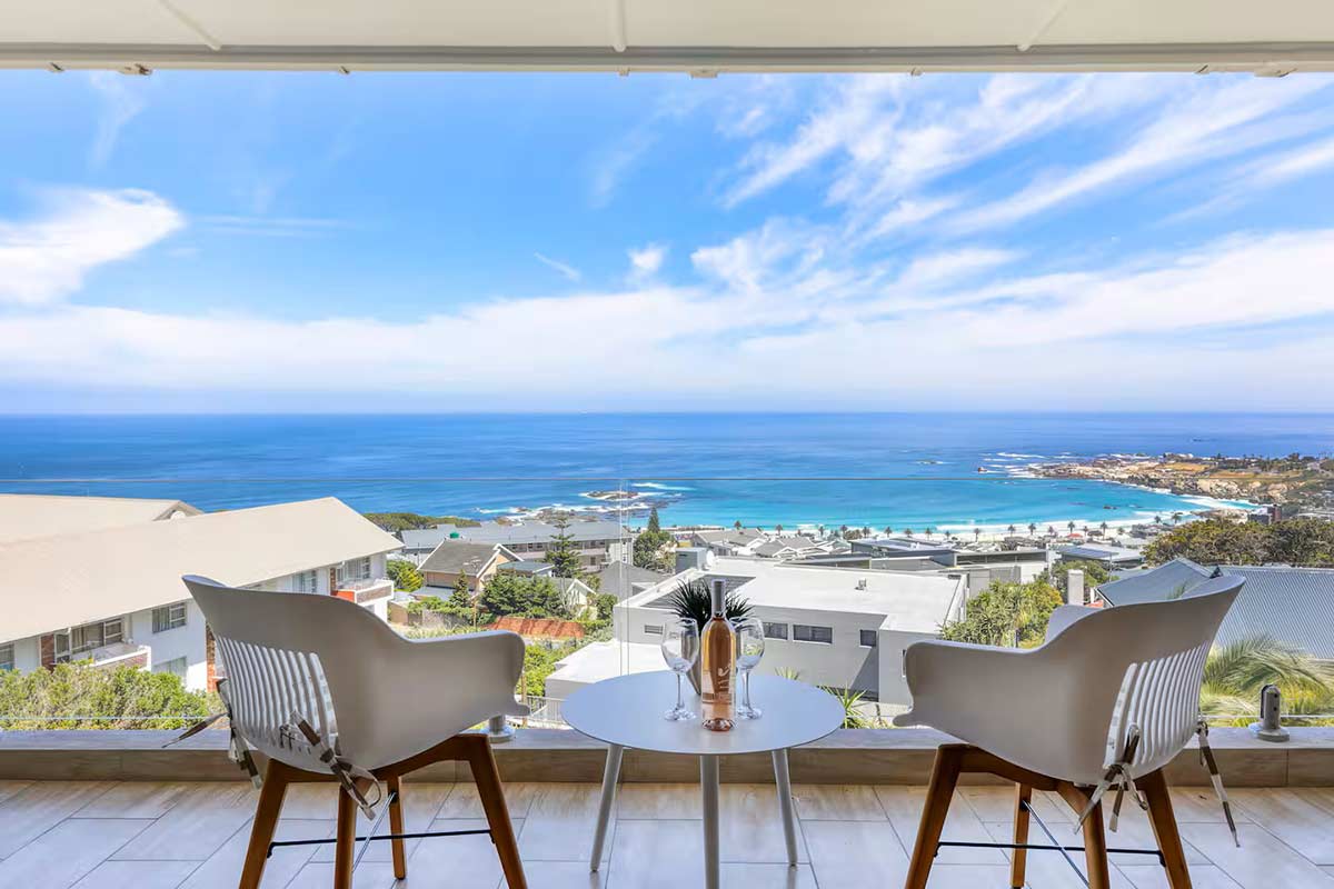 Luxurious apartment in Camps Bay img (15)