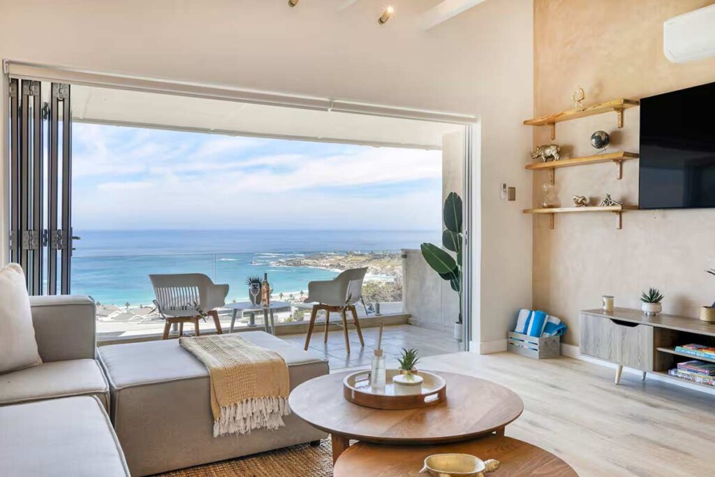Luxurious apartment in Camps Bay img (5)