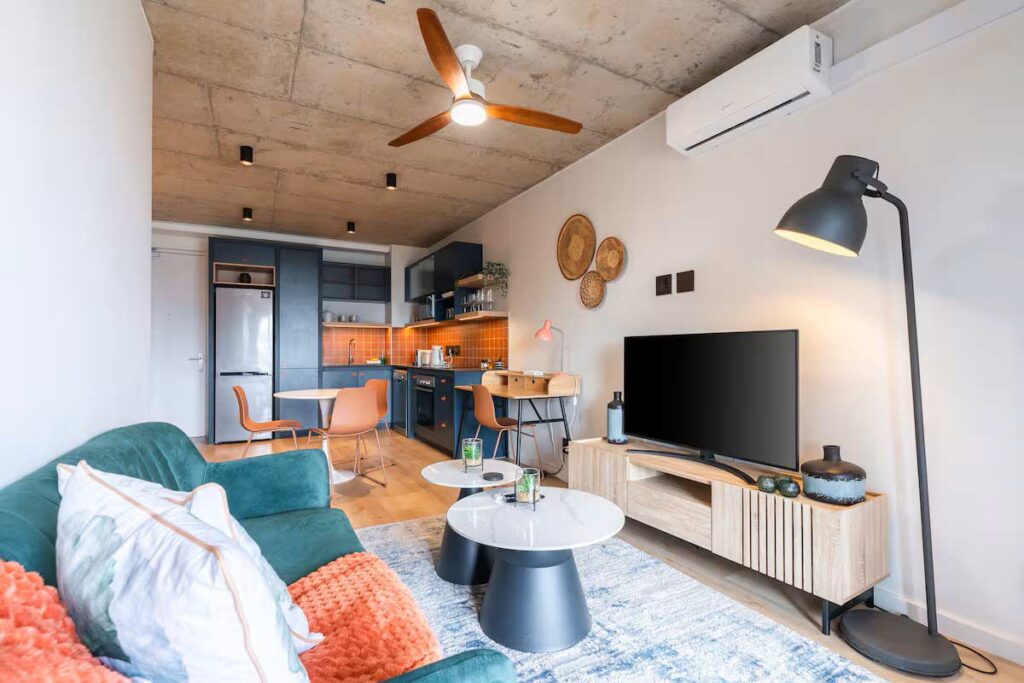 Stylish Sea Point Apartment img (1)